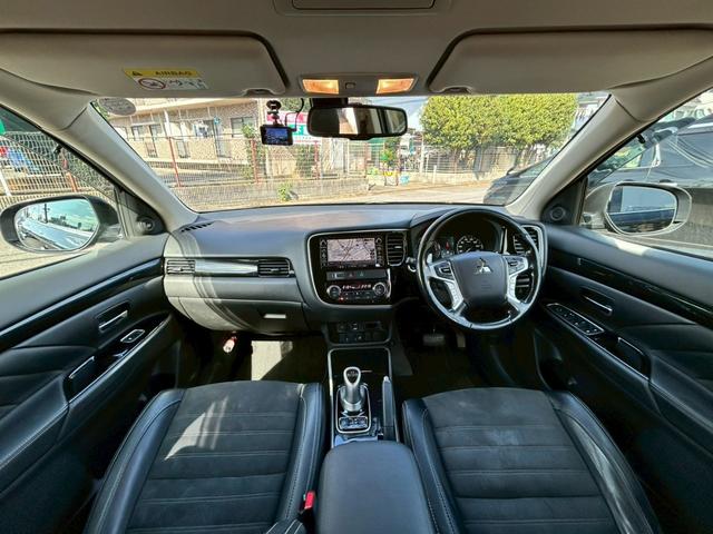 アウトランダーＰＨＥＶ Ｇナビパッケージ　ユーザー買取車／ワンオーナー車／純正ナビ／フルセグ／全方位カメラ／ＬＥＤヘッドライト／ＥＴＣ／充電ケーブルあり（10枚目）