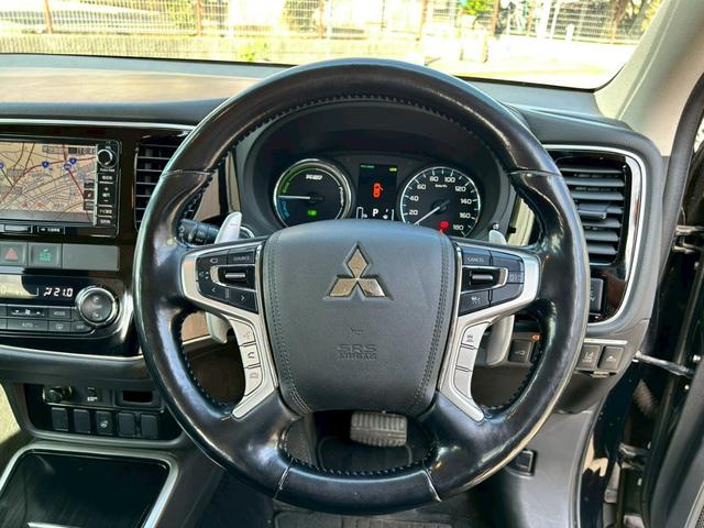 アウトランダーＰＨＥＶ Ｇナビパッケージ　ユーザー買取車／ワンオーナー車／純正ナビ／フルセグ／全方位カメラ／ＬＥＤヘッドライト／ＥＴＣ／充電ケーブルあり（16枚目）