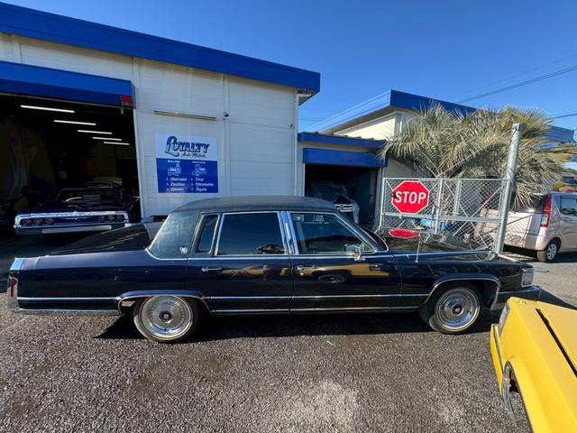 キャデラックフリートウッド ブロアム　ディーラー車／ハイドロ歴無／社外ヘッドユニット／社外スピーカー／社外アンプ（5枚目）