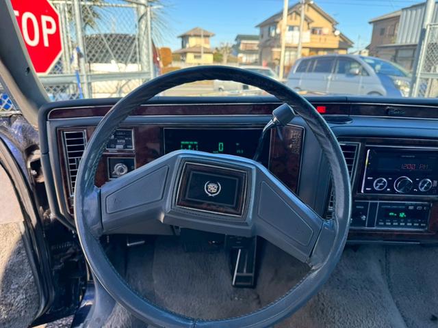 キャデラックフリートウッド ブロアム　ディーラー車／ハイドロ歴無／社外ヘッドユニット／社外スピーカー／社外アンプ（24枚目）