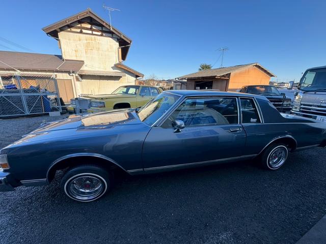 シボレーカプリス クラシック　８ナンバー放宣／２Ｐ６Ｂ／レインフォース／オーディオカスタム（5枚目）