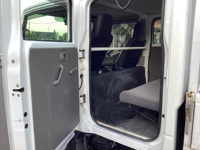 アトラストラック 　Ｗキャブスーパーロー　ＭＴ　ＥＴＣ　バックカメラ　電動格納ミラー　エアコン　パワーウィンドウ　運転席エアバッグ（22枚目）