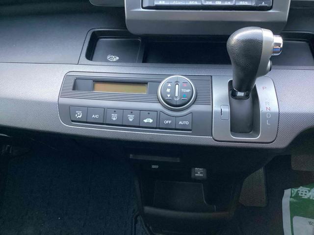 フリード Ｇ　ジャストセレクション　ＥＴＣ　バックカメラ　ナビ　ＴＶ　両側スライド・片側電動　ＨＩＤ　キーレスエントリー　電動格納ミラー　ウォークスルー　ＣＶＴ　衝突安全ボディ　ＡＢＳ　エアコン　パワーステアリング　パワーウィンドウ（8枚目）