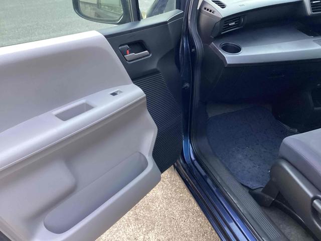 フリード Ｇ　ジャストセレクション　ＥＴＣ　バックカメラ　ナビ　ＴＶ　両側スライド・片側電動　ＨＩＤ　キーレスエントリー　電動格納ミラー　ウォークスルー　ＣＶＴ　衝突安全ボディ　ＡＢＳ　エアコン　パワーステアリング　パワーウィンドウ（27枚目）