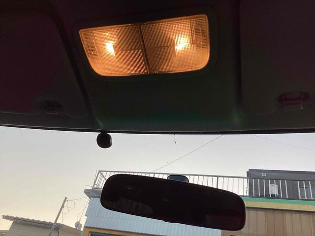 フリード Ｇ　ジャストセレクション　ＥＴＣ　バックカメラ　ナビ　ＴＶ　両側スライド・片側電動　ＨＩＤ　キーレスエントリー　電動格納ミラー　ウォークスルー　ＣＶＴ　衝突安全ボディ　ＡＢＳ　エアコン　パワーステアリング　パワーウィンドウ（33枚目）