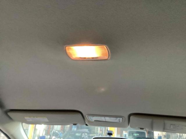 フリード Ｇ　ジャストセレクション　ＥＴＣ　バックカメラ　ナビ　ＴＶ　両側スライド・片側電動　ＨＩＤ　キーレスエントリー　電動格納ミラー　ウォークスルー　ＣＶＴ　衝突安全ボディ　ＡＢＳ　エアコン　パワーステアリング　パワーウィンドウ（34枚目）