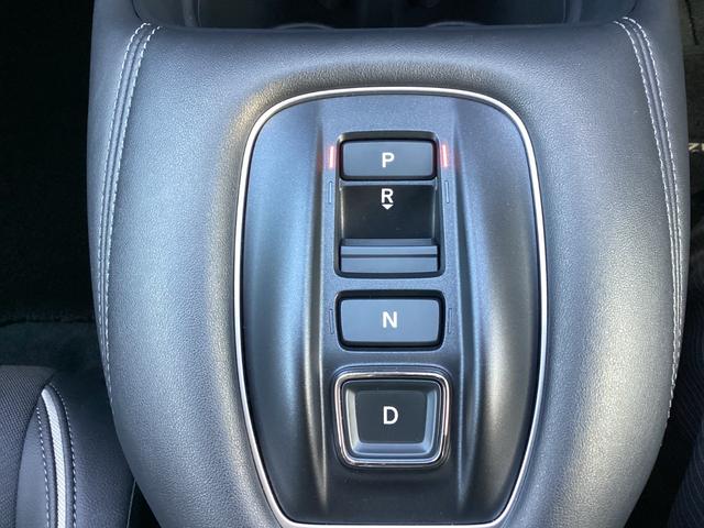 ＺＲ－Ｖ ｅ：ＨＥＶＸ　バックモニター　ブレーキサポート　クルーズコントロール　前後センサー　フルオートエアコン　ＥＴＣ車載器　ＬＥＤ　スマートキーシステム　フルセグ　ＵＳＢ　オートライト　キーフリー（18枚目）