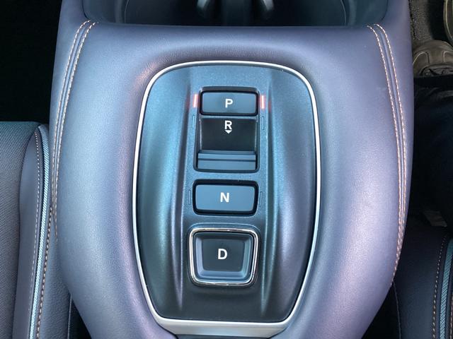 ＺＲ－Ｖ ｅ：ＨＥＶＸ　バックモニター　ブレーキサポート　クルーズコントロール　前後センサー　フルオートエアコン　ＥＴＣ車載器　ＬＥＤ　スマートキーシステム　フルセグ　ＵＳＢ　オートライト　キーフリー（17枚目）