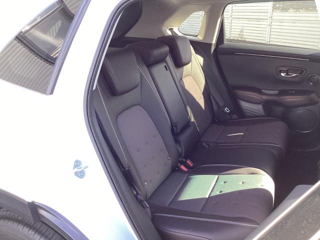 ＺＲ－Ｖ ｅ：ＨＥＶＸ　バックモニター　ブレーキサポート　クルーズコントロール　前後センサー　フルオートエアコン　ＥＴＣ車載器　ＬＥＤ　スマートキーシステム　フルセグ　ＵＳＢ　オートライト　キーフリー（27枚目）