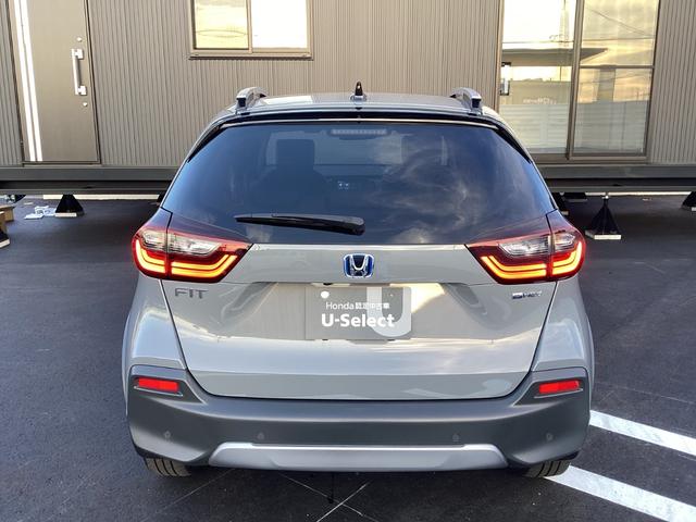 フィット e:HEVクロスター 衝突回避システム フルオートエアコン 前後センサー LEDランプ エアバッグ サイドエアバック オートクルーズコントロール VSA ETC バックカメラ USB パワステ ABS(5枚目)