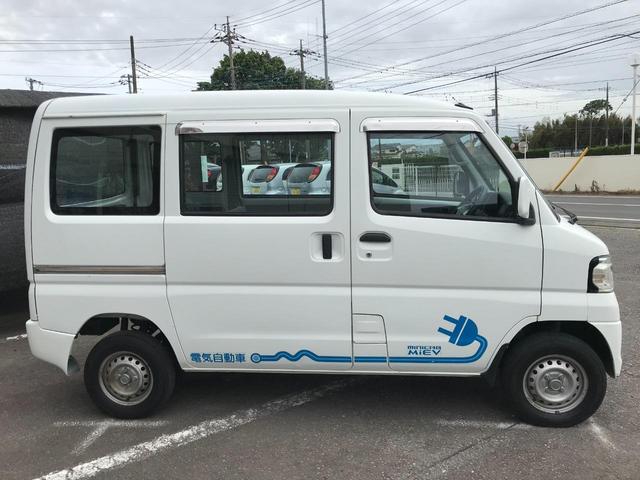 MITSUBISHI MINICAB-MIEV CD 10.5KWH 4SEATER | 2011 | WHITE MITSUBISHI MINICAB-MIEV CD 10.5KWH 4SEATER | 2011 | WHITE