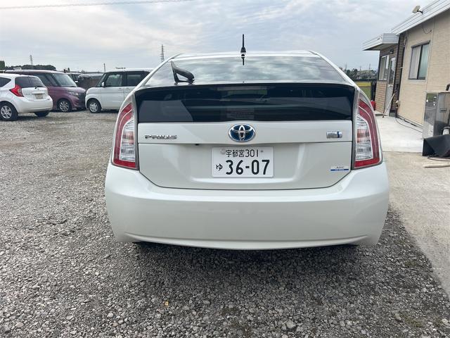プリウス S ETC バックカメラ ナビ アルミホイール オートライト HID スマートキー アイドリングストップ 電動格納ミラー CVT 盗難防止システム 衝突安全ボディ ABS ESC CD(17枚目)