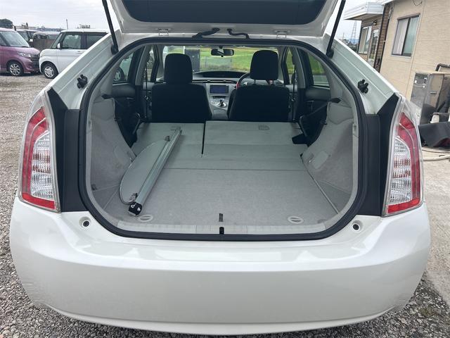 プリウス S ETC バックカメラ ナビ アルミホイール オートライト HID スマートキー アイドリングストップ 電動格納ミラー CVT 盗難防止システム 衝突安全ボディ ABS ESC CD(21枚目)