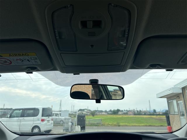 プリウス S ETC バックカメラ ナビ アルミホイール オートライト HID スマートキー アイドリングストップ 電動格納ミラー CVT 盗難防止システム 衝突安全ボディ ABS ESC CD(27枚目)