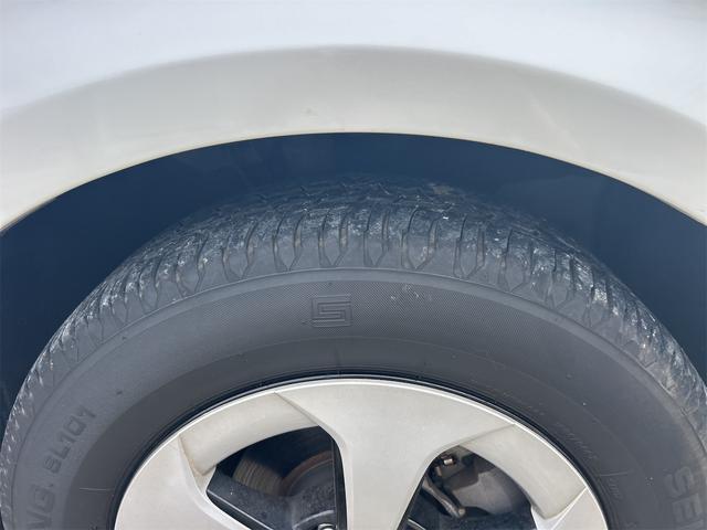 プリウス S ETC バックカメラ ナビ アルミホイール オートライト HID スマートキー アイドリングストップ 電動格納ミラー CVT 盗難防止システム 衝突安全ボディ ABS ESC CD(28枚目)