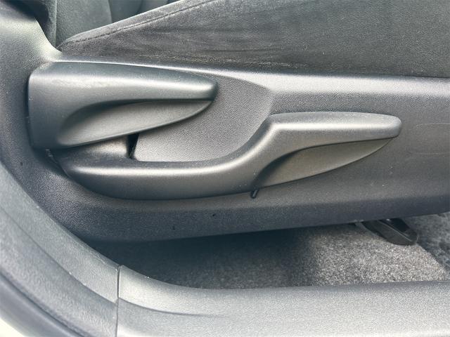 プリウス S ETC バックカメラ ナビ アルミホイール オートライト HID スマートキー アイドリングストップ 電動格納ミラー CVT 盗難防止システム 衝突安全ボディ ABS ESC CD(35枚目)