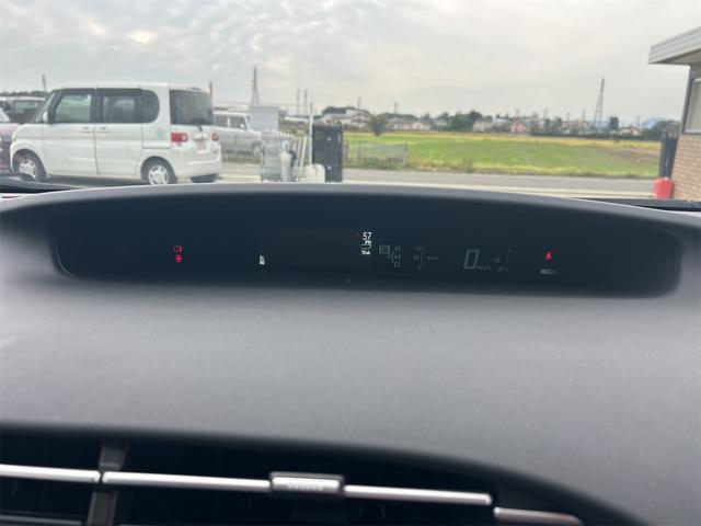 プリウス S ETC バックカメラ ナビ アルミホイール オートライト HID スマートキー アイドリングストップ 電動格納ミラー CVT 盗難防止システム 衝突安全ボディ ABS ESC CD(40枚目)