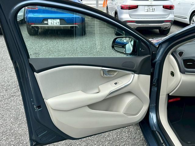 Ｖ４０ Ｔ４　ＳＥ　インテリセーフ　アクティブクルーズコントロール　パワーシート　シートヒーター　ＨＤＤナビ　地デジ　バックカメラ　１７インチＡＷ　禁煙（36枚目）