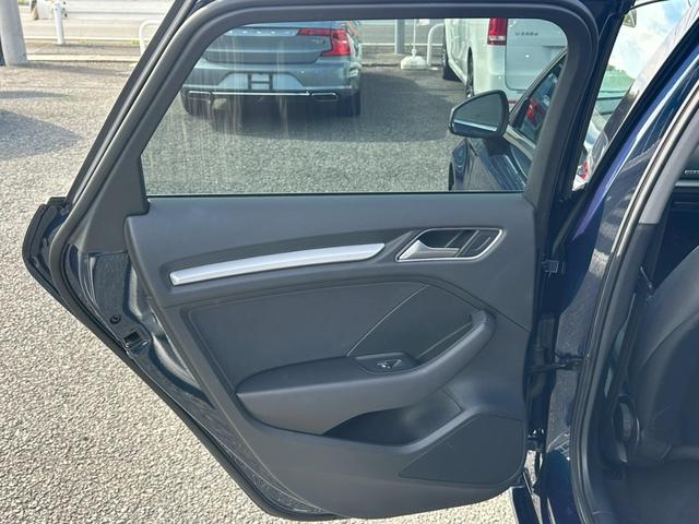 A3 スポーツバック40TFSIクワトロ 後期モデル アクティブクルーズコントロール バーチャルコックピット コンビニエンスPKG LEDライトPKG オートエアコン ナビ 地デジ バックカメラ 4WD 16インチAW 禁煙(39枚目)