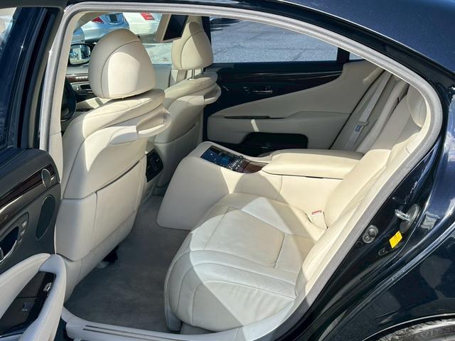 LS LS600hL後席セパレートシートパッケージ サンルーフ 社外21インチAW ローダウン エアサスコントローラー ベージュレザー クルーズコントロール LEDヘッドライト パワーシート シートヒーター ナビ バックカメラ ETC 禁煙(21枚目)