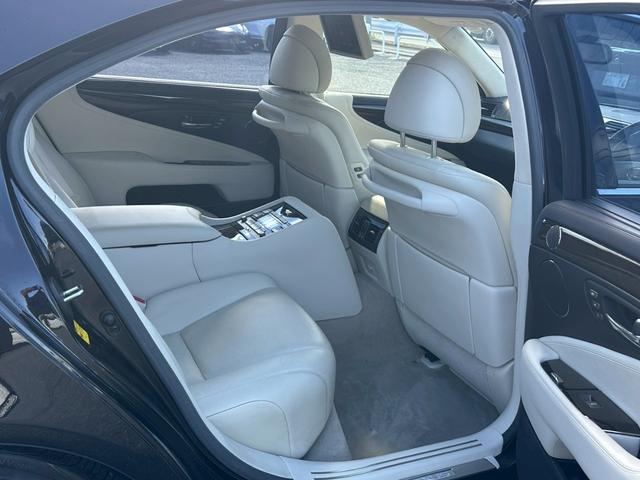 LS LS600hL後席セパレートシートパッケージ サンルーフ 社外21インチAW ローダウン エアサスコントローラー ベージュレザー クルーズコントロール LEDヘッドライト パワーシート シートヒーター ナビ バックカメラ ETC 禁煙(22枚目)