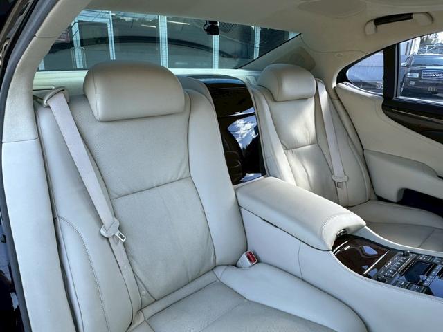LS LS600hL後席セパレートシートパッケージ サンルーフ 社外21インチAW ローダウン エアサスコントローラー ベージュレザー クルーズコントロール LEDヘッドライト パワーシート シートヒーター ナビ バックカメラ ETC 禁煙(26枚目)