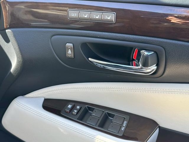 LS LS600hL後席セパレートシートパッケージ サンルーフ 社外21インチAW ローダウン エアサスコントローラー ベージュレザー クルーズコントロール LEDヘッドライト パワーシート シートヒーター ナビ バックカメラ ETC 禁煙(36枚目)