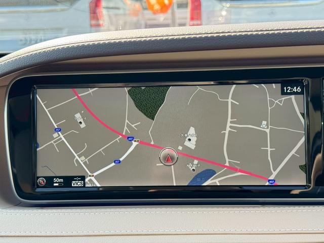 Ｓクラス Ｓ３００ｈロング　ＡＭＧライン　パノラマスライディングルーフ　ベージュ革　レーダーセーフティＰＫＧ　ＨＵＤ　Ｂｕｒｍｅｓｔｅｒサウンド　ＬＥＤヘッドライト　シートヒーター　ベンチレーション　地デジ　３６０°Ｃ　禁煙（13枚目）