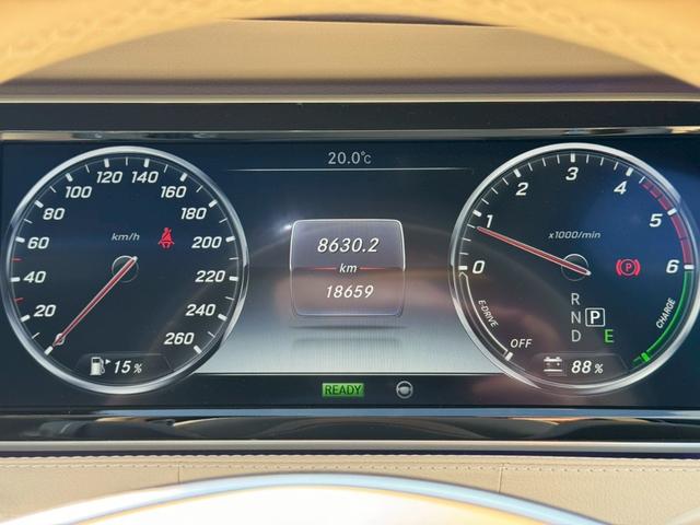Ｓクラス Ｓ３００ｈロング　ＡＭＧライン　パノラマスライディングルーフ　ベージュ革　レーダーセーフティＰＫＧ　ＨＵＤ　Ｂｕｒｍｅｓｔｅｒサウンド　ＬＥＤヘッドライト　シートヒーター　ベンチレーション　地デジ　３６０°Ｃ　禁煙（16枚目）