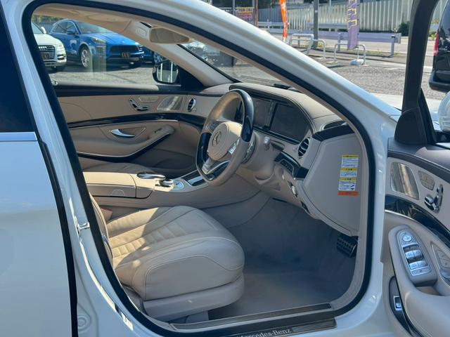 Ｓクラス Ｓ３００ｈロング　ＡＭＧライン　パノラマスライディングルーフ　ベージュ革　レーダーセーフティＰＫＧ　ＨＵＤ　Ｂｕｒｍｅｓｔｅｒサウンド　ＬＥＤヘッドライト　シートヒーター　ベンチレーション　地デジ　３６０°Ｃ　禁煙（17枚目）