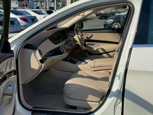 Ｓクラス Ｓ３００ｈロング　ＡＭＧライン　パノラマスライディングルーフ　ベージュ革　レーダーセーフティＰＫＧ　ＨＵＤ　Ｂｕｒｍｅｓｔｅｒサウンド　ＬＥＤヘッドライト　シートヒーター　ベンチレーション　地デジ　３６０°Ｃ　禁煙（18枚目）