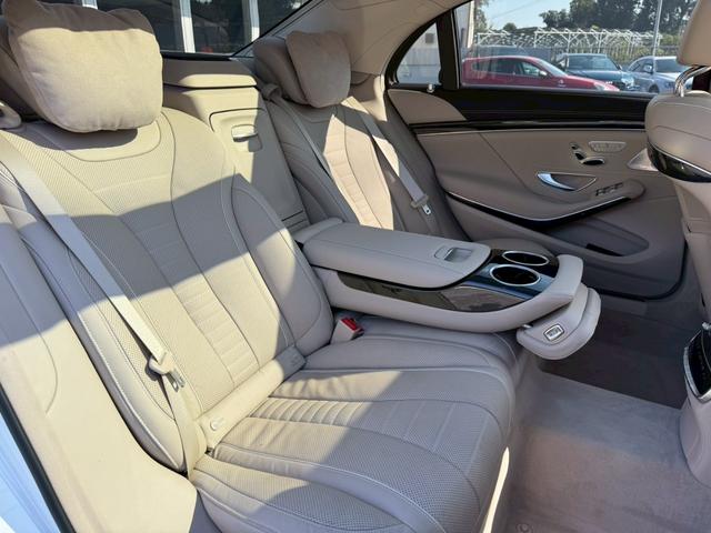 Ｓクラス Ｓ３００ｈロング　ＡＭＧライン　パノラマスライディングルーフ　ベージュ革　レーダーセーフティＰＫＧ　ＨＵＤ　Ｂｕｒｍｅｓｔｅｒサウンド　ＬＥＤヘッドライト　シートヒーター　ベンチレーション　地デジ　３６０°Ｃ　禁煙（24枚目）