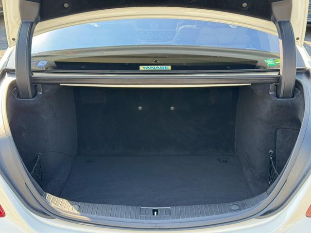 Ｓクラス Ｓ３００ｈロング　ＡＭＧライン　パノラマスライディングルーフ　ベージュ革　レーダーセーフティＰＫＧ　ＨＵＤ　Ｂｕｒｍｅｓｔｅｒサウンド　ＬＥＤヘッドライト　シートヒーター　ベンチレーション　地デジ　３６０°Ｃ　禁煙（26枚目）