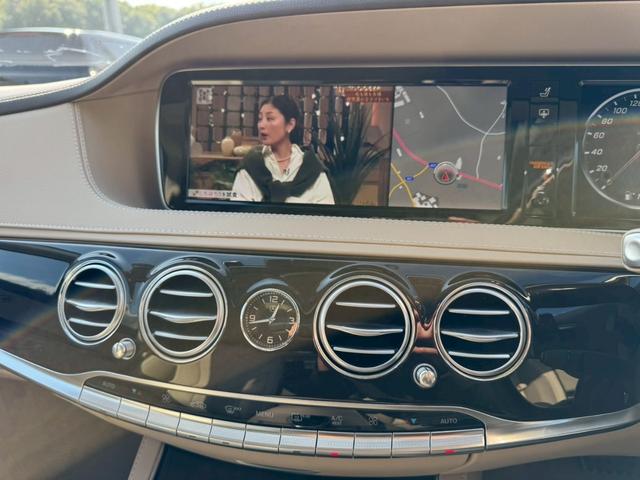 Ｓクラス Ｓ３００ｈロング　ＡＭＧライン　パノラマスライディングルーフ　ベージュ革　レーダーセーフティＰＫＧ　ＨＵＤ　Ｂｕｒｍｅｓｔｅｒサウンド　ＬＥＤヘッドライト　シートヒーター　ベンチレーション　地デジ　３６０°Ｃ　禁煙（28枚目）