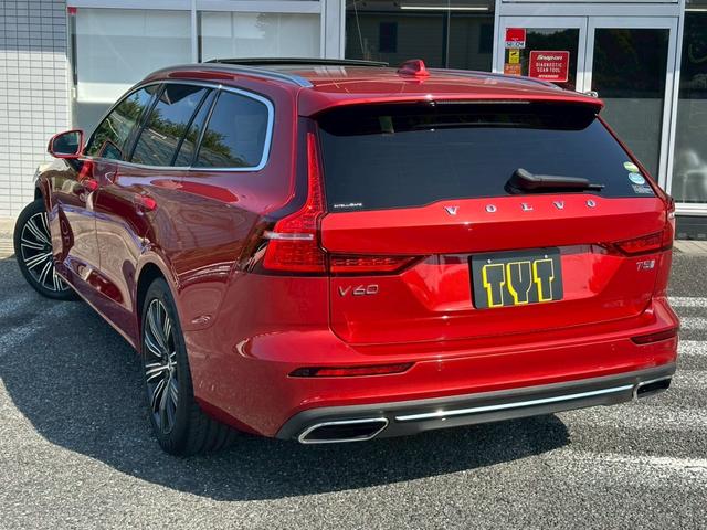 V60 T5 インスクリプション パノラマスライディングルーフ ブラックレザー インテリセーフ ACC ヘッドアップディスプレイ harman/kardon LED パワーシート シートヒーター カープレイ 地デジ 360°C 禁煙(9枚目)
