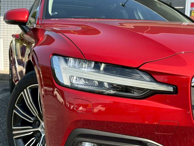 V60 T5 インスクリプション パノラマスライディングルーフ ブラックレザー インテリセーフ ACC ヘッドアップディスプレイ harman/kardon LED パワーシート シートヒーター カープレイ 地デジ 360°C 禁煙(10枚目)
