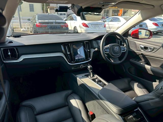 V60 T5 インスクリプション パノラマスライディングルーフ ブラックレザー インテリセーフ ACC ヘッドアップディスプレイ harman/kardon LED パワーシート シートヒーター カープレイ 地デジ 360°C 禁煙(13枚目)