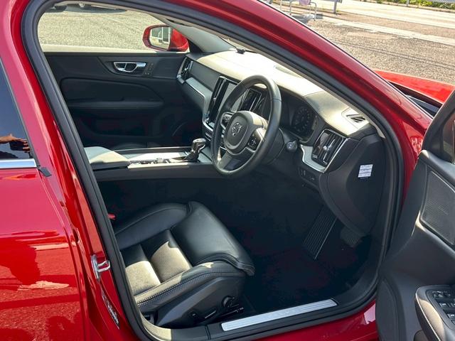 V60 T5 インスクリプション パノラマスライディングルーフ ブラックレザー インテリセーフ ACC ヘッドアップディスプレイ harman/kardon LED パワーシート シートヒーター カープレイ 地デジ 360°C 禁煙(22枚目)