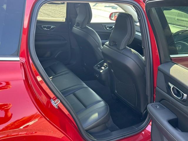 V60 T5 インスクリプション パノラマスライディングルーフ ブラックレザー インテリセーフ ACC ヘッドアップディスプレイ harman/kardon LED パワーシート シートヒーター カープレイ 地デジ 360°C 禁煙(25枚目)