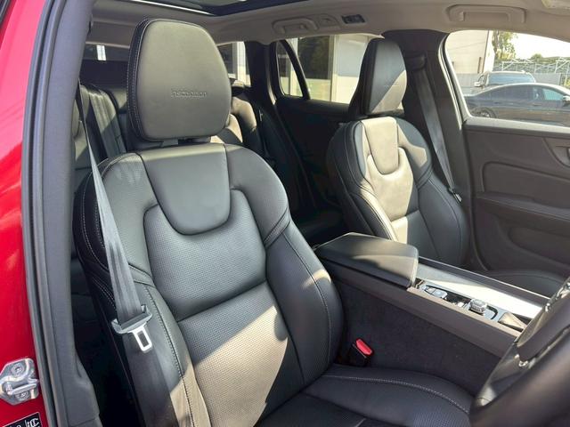 V60 T5 インスクリプション パノラマスライディングルーフ ブラックレザー インテリセーフ ACC ヘッドアップディスプレイ harman/kardon LED パワーシート シートヒーター カープレイ 地デジ 360°C 禁煙(26枚目)
