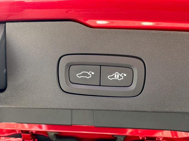 V60 T5 インスクリプション パノラマスライディングルーフ ブラックレザー インテリセーフ ACC ヘッドアップディスプレイ harman/kardon LED パワーシート シートヒーター カープレイ 地デジ 360°C 禁煙(30枚目)