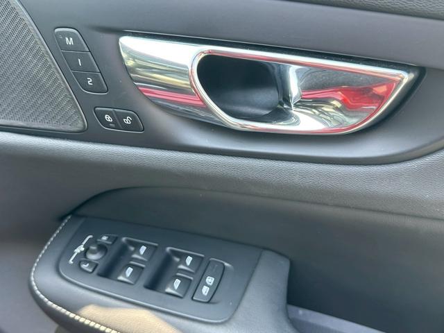 V60 T5 インスクリプション パノラマスライディングルーフ ブラックレザー インテリセーフ ACC ヘッドアップディスプレイ harman/kardon LED パワーシート シートヒーター カープレイ 地デジ 360°C 禁煙(38枚目)