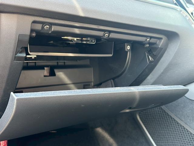 V60 T5 インスクリプション パノラマスライディングルーフ ブラックレザー インテリセーフ ACC ヘッドアップディスプレイ harman/kardon LED パワーシート シートヒーター カープレイ 地デジ 360°C 禁煙(42枚目)