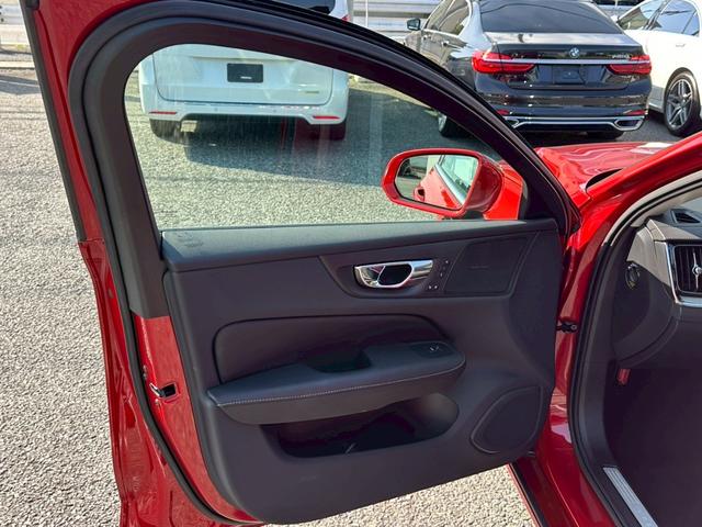 V60 T5 インスクリプション パノラマスライディングルーフ ブラックレザー インテリセーフ ACC ヘッドアップディスプレイ harman/kardon LED パワーシート シートヒーター カープレイ 地デジ 360°C 禁煙(44枚目)