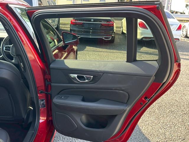 V60 T5 インスクリプション パノラマスライディングルーフ ブラックレザー インテリセーフ ACC ヘッドアップディスプレイ harman/kardon LED パワーシート シートヒーター カープレイ 地デジ 360°C 禁煙(46枚目)