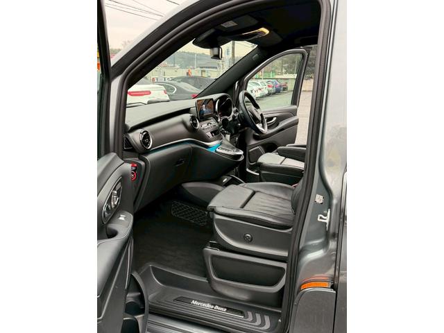 Ｖクラス Ｖ２２０ｄ　アバンギャルド　ＡＭＧライン　後期モデル　１０．２５インチナビ　９速ＡＴ　レーダーセーフティーＰＫＧ　ブラックレザー　ＬＥＤ　パワーテールゲート　パワーシート　シートヒーター　ナビ　地デジ　３６０°カメラ　ＡＭＧ１９ＡＷ　禁煙（23枚目）