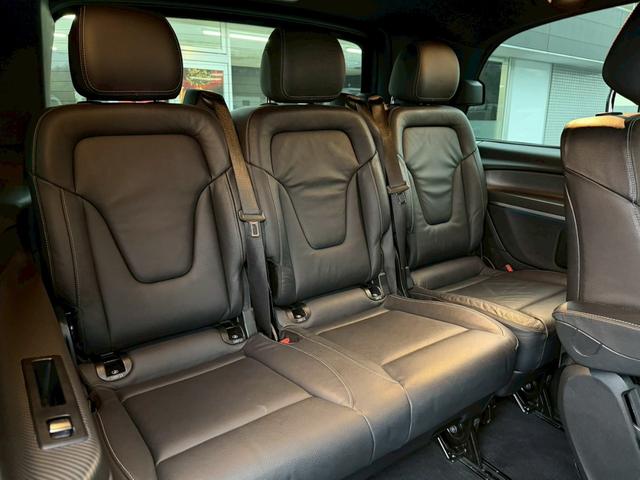 Ｖクラス Ｖ２２０ｄ　アバンギャルド　ＡＭＧライン　後期モデル　１０．２５インチナビ　９速ＡＴ　レーダーセーフティーＰＫＧ　ブラックレザー　ＬＥＤ　パワーテールゲート　パワーシート　シートヒーター　ナビ　地デジ　３６０°カメラ　ＡＭＧ１９ＡＷ　禁煙（32枚目）