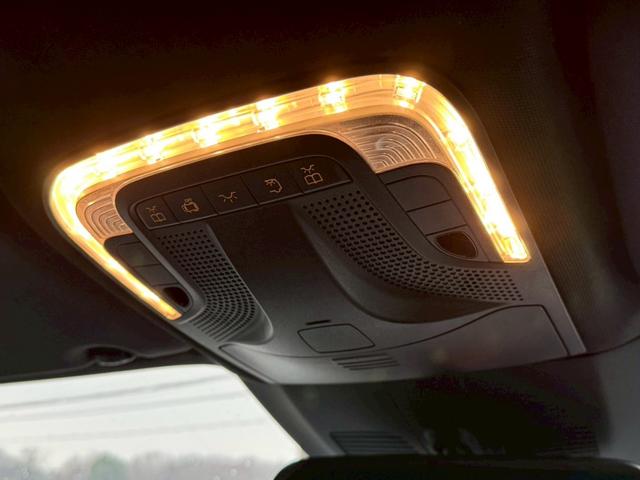 Ｖクラス Ｖ２２０ｄ　アバンギャルド　ＡＭＧライン　後期モデル　１０．２５インチナビ　９速ＡＴ　レーダーセーフティーＰＫＧ　ブラックレザー　ＬＥＤ　パワーテールゲート　パワーシート　シートヒーター　ナビ　地デジ　３６０°カメラ　ＡＭＧ１９ＡＷ　禁煙（44枚目）