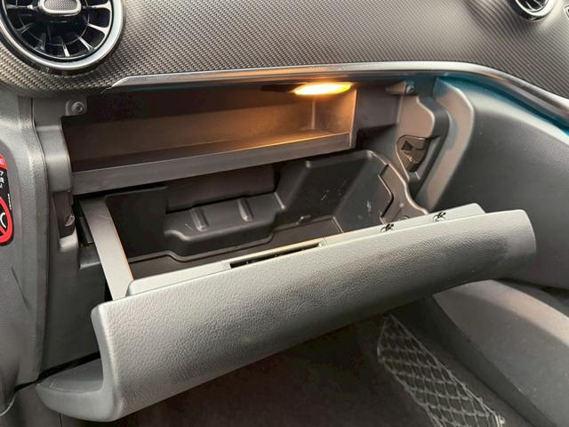 Ｖクラス Ｖ２２０ｄ　アバンギャルド　ＡＭＧライン　後期モデル　１０．２５インチナビ　９速ＡＴ　レーダーセーフティーＰＫＧ　ブラックレザー　ＬＥＤ　パワーテールゲート　パワーシート　シートヒーター　ナビ　地デジ　３６０°カメラ　ＡＭＧ１９ＡＷ　禁煙（45枚目）