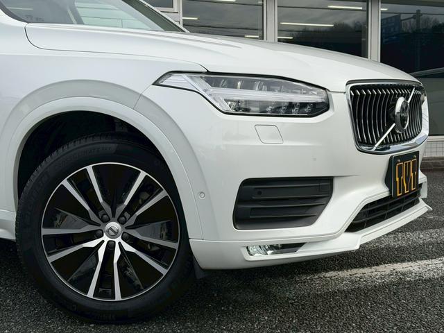 ＸＣ９０ Ｂ５　ＡＷＤ　モーメンタム　パノラマスライディングルーフ　ホワイトレザー　インテリセーフ　アクティブクルーズコントロール　ＬＥＤヘッドライト　パワーシート　シートヒーター　カープレイ　ナビ　３６０°Ｃ　１９インチＡＷ　禁煙（6枚目）